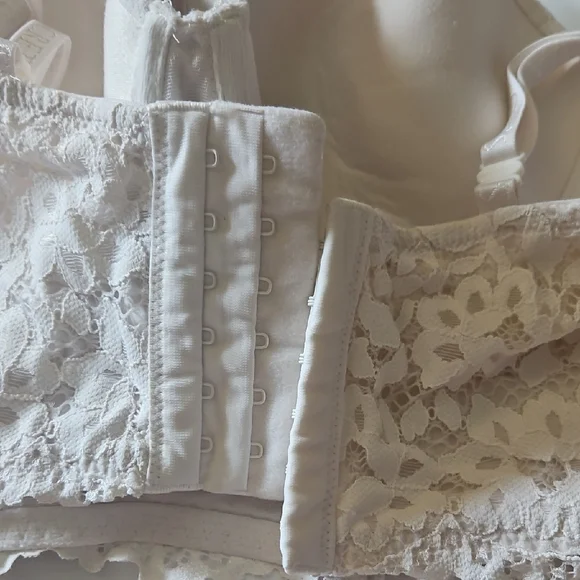 Victoria's Secret Ivory Lace Bustier - Picture 7 of 13